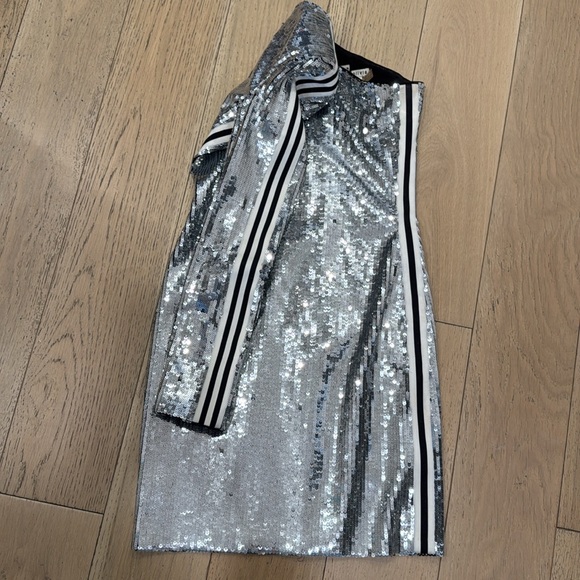 Alice & Olivia Silver One Sleeve Sequin Mini Dress - Picture 3 of 5